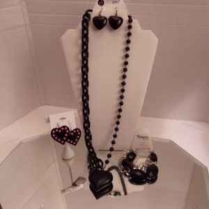 NWTS RETAIL $37 VALENTINE LOT IPPO BEAUTIFUL HEART